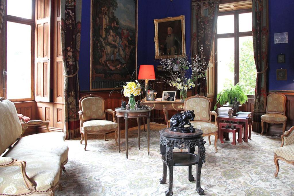 Chateau De Montriou Feneu Rum bild